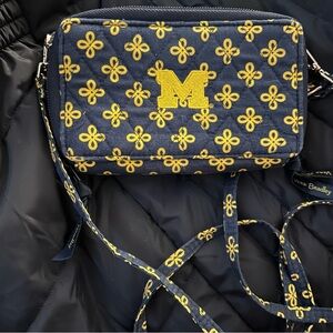 Vera Bradley U of M purse/wrislet